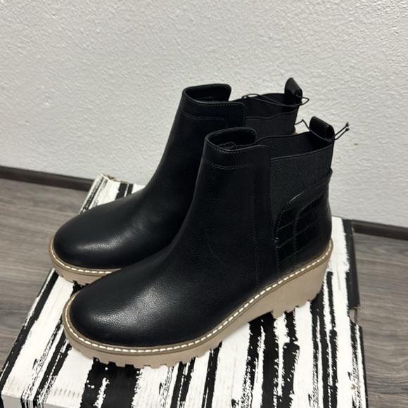 Dolce Vita Women's Slip On Rancher Ankle Chelsea Boot - Picture 5 of 6